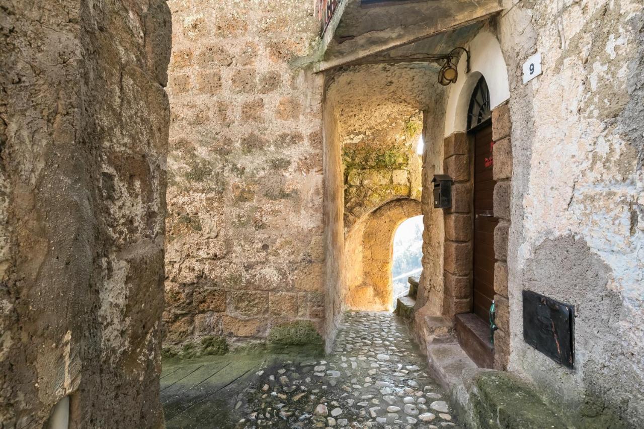 Opera Suites - Le Notti Bianche Calcata Εξωτερικό φωτογραφία