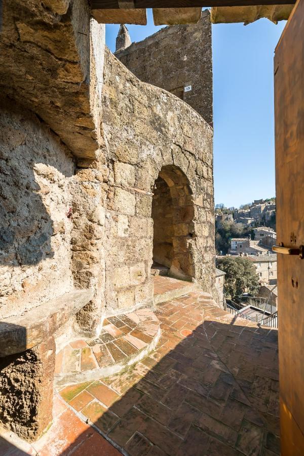 Opera Suites - Le Notti Bianche Calcata Εξωτερικό φωτογραφία