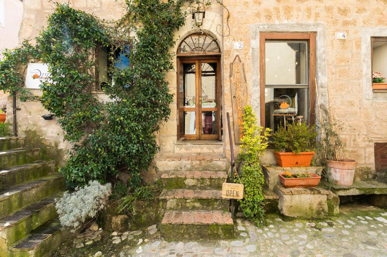 Opera Suites - Le Notti Bianche Calcata Εξωτερικό φωτογραφία